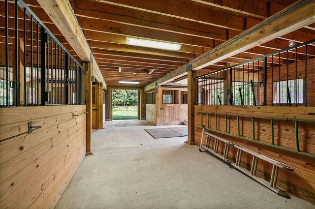 $1,475,000 | 381 Old Jail Lane, Barnstable, MA 02630