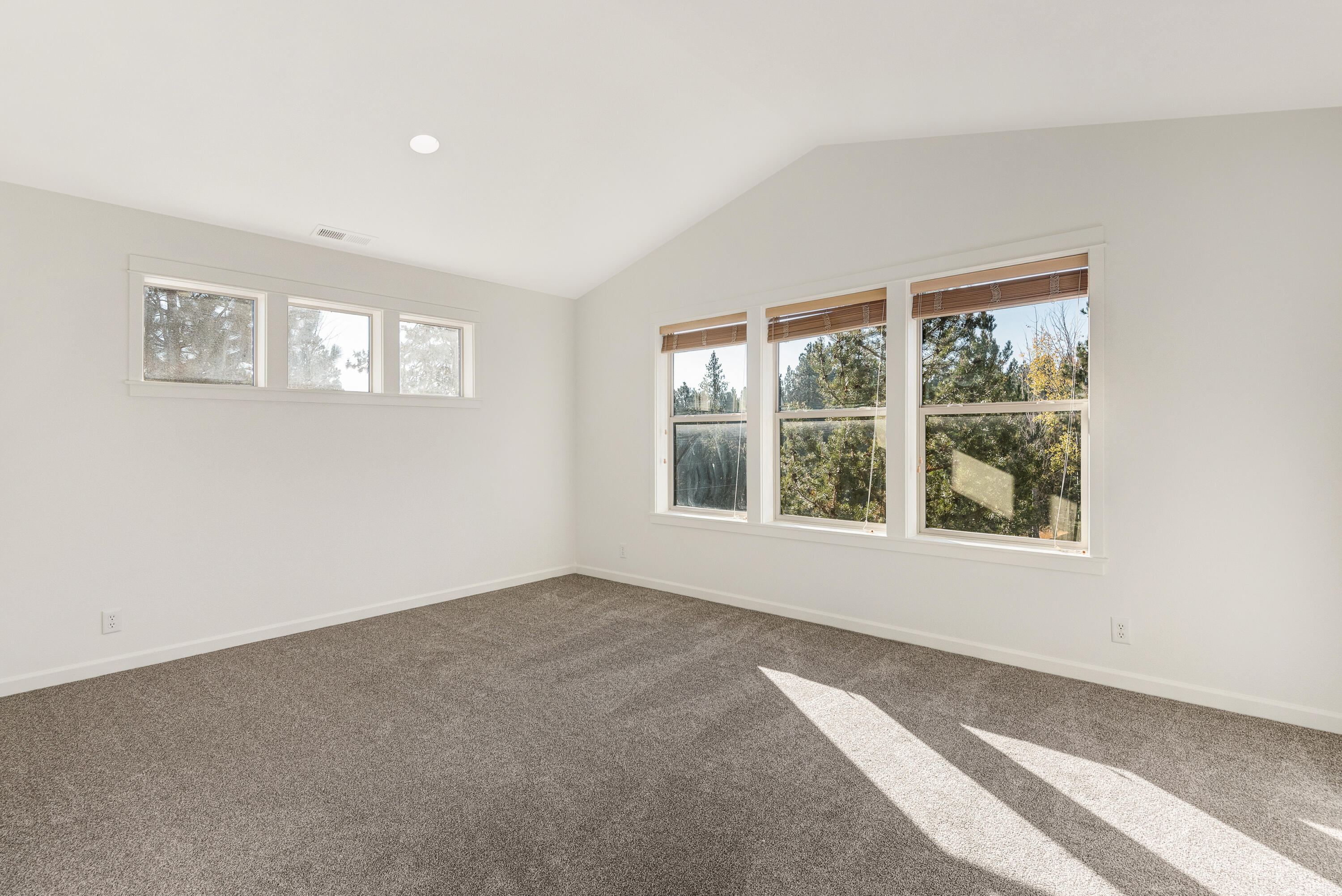 61491 Elder Ridge Street Bend, OR 97702 - Photo 23 of 32 61491 Elder Ridge St - 24