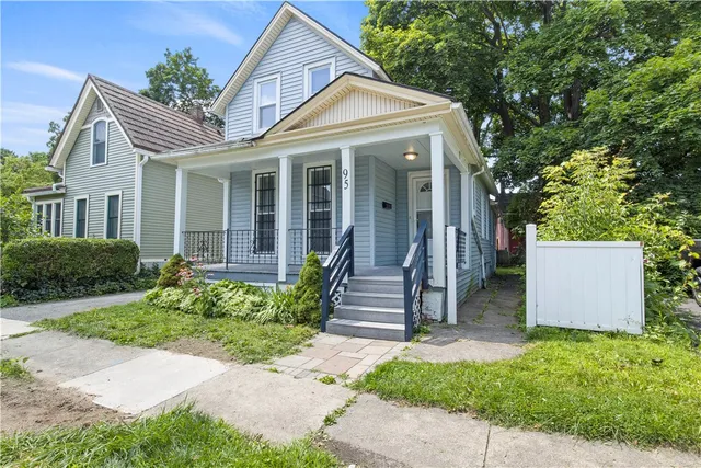 $2,300 | 95 Beaufort Street, Rochester, NY 14620