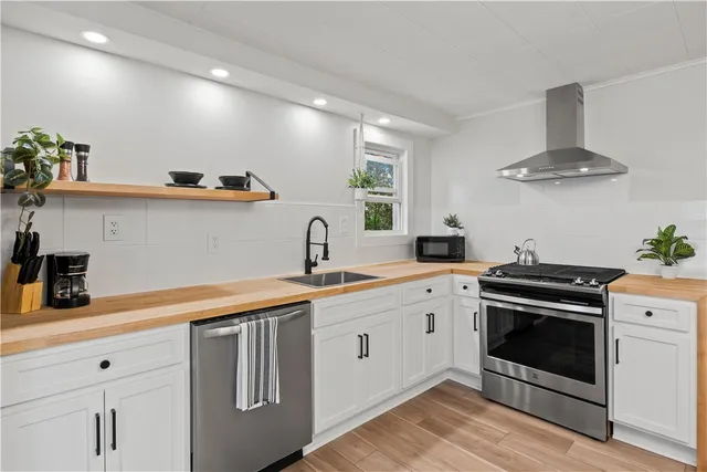 $2,300 | 95 Beaufort Street, Rochester, NY 14620