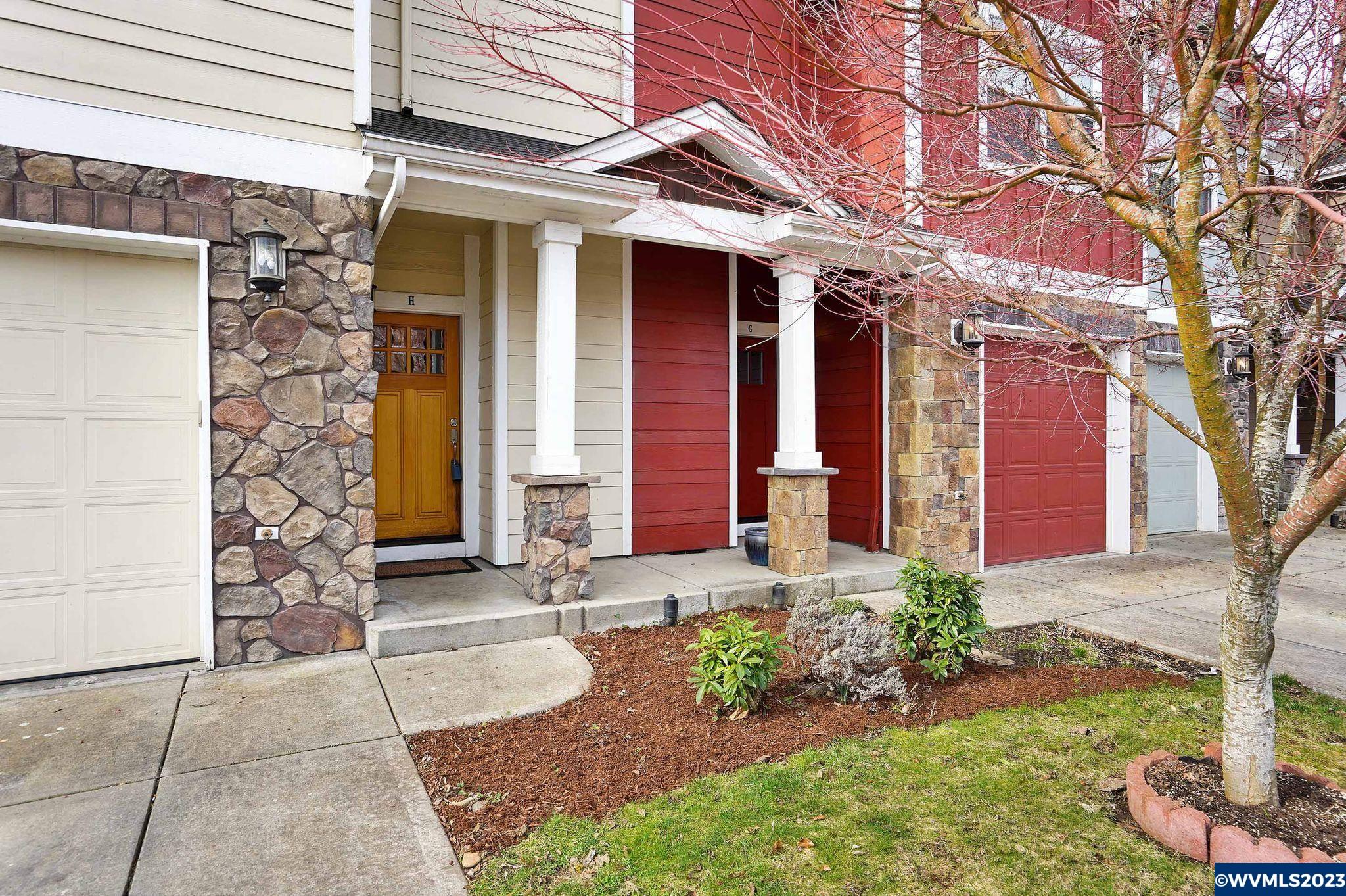 211 Silver Street Silverton, OR 97381 - Photo 2 of 32