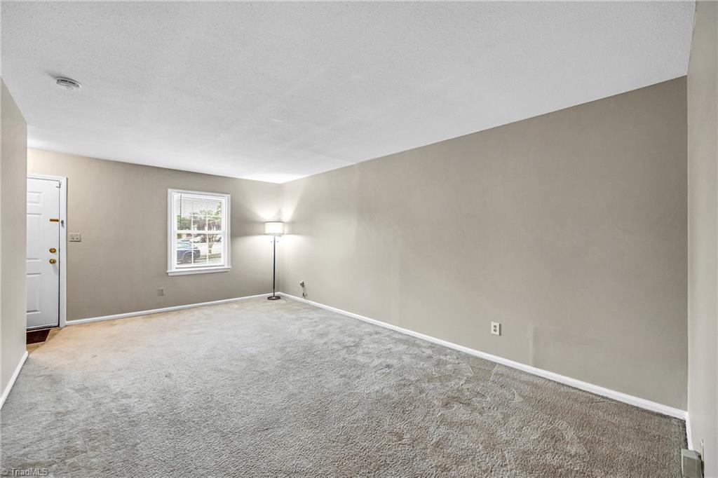 207 Northpoint Avenue High Point, NC 27262 - Photo 4 of 15