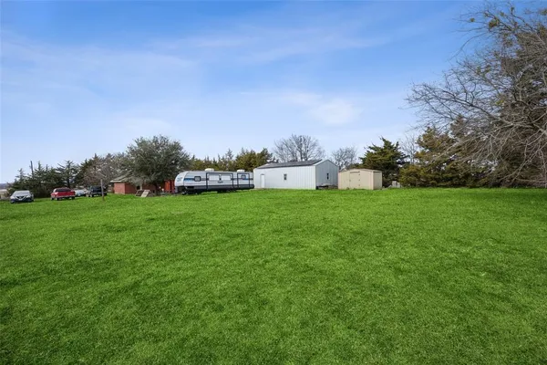 $325,000 | 7879 North Cole Street, Nevada, TX 75173