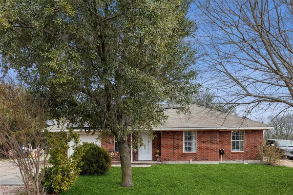 $325,000 | 7879 North Cole Street, Nevada, TX 75173