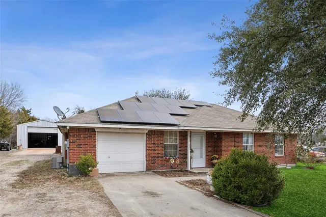 $325,000 | 7879 North Cole Street, Nevada, TX 75173