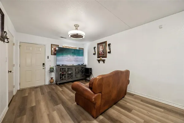 $325,000 | 7879 North Cole Street, Nevada, TX 75173