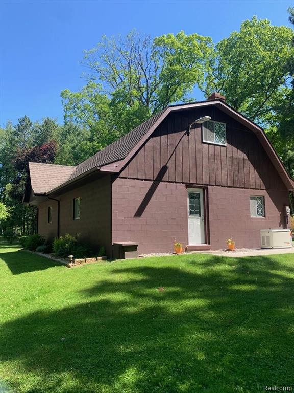202 East Newark Road Lapeer, MI 48446 - Photo 6 of 16