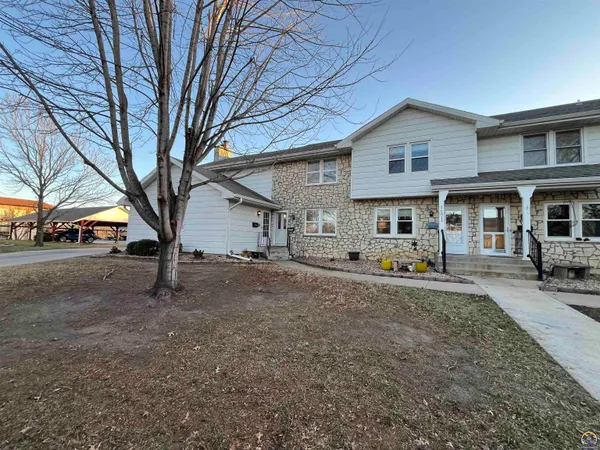 2009 Greenbriar Drive, Emporia, KS 66801