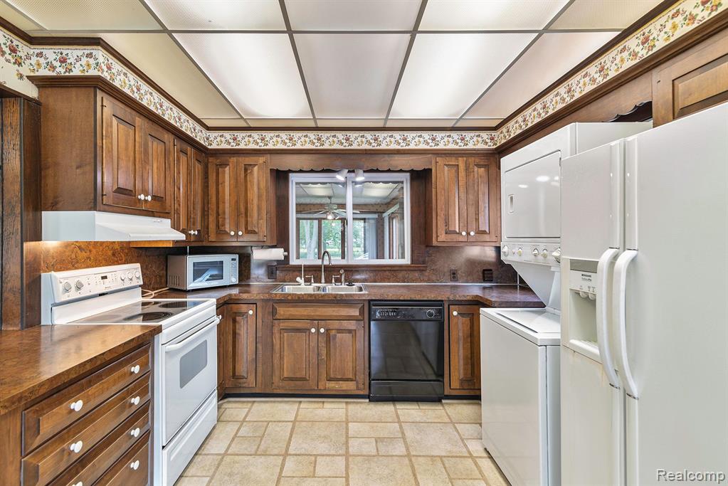 6438 Fenton Road Flint, MI 48507 - Photo 14 of 36