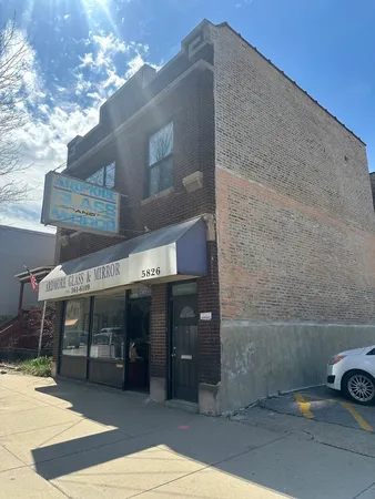 $2,300 | 5826 North Broadway, Unit 1, Chicago, IL 60660