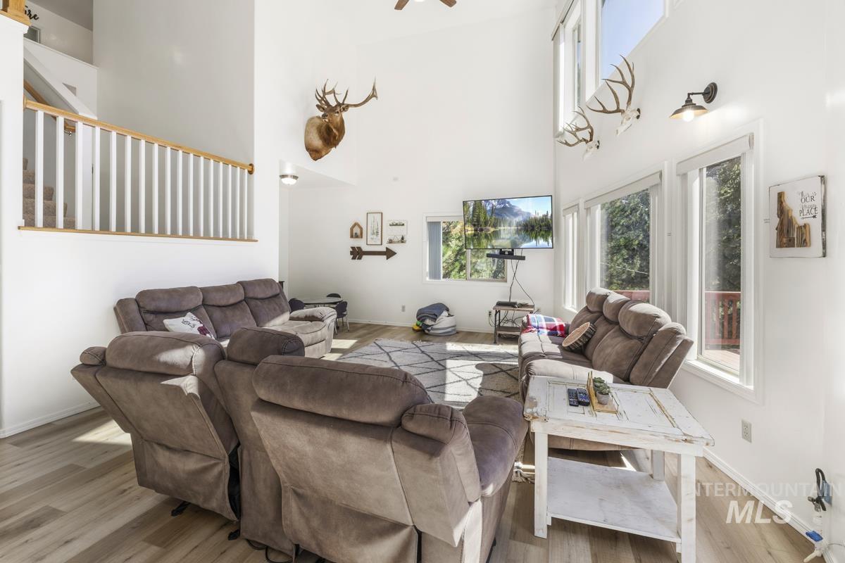 1496 Pine Ridge Drive Cascade, ID 83611 - Photo 14 of 47 Great Open Living Area