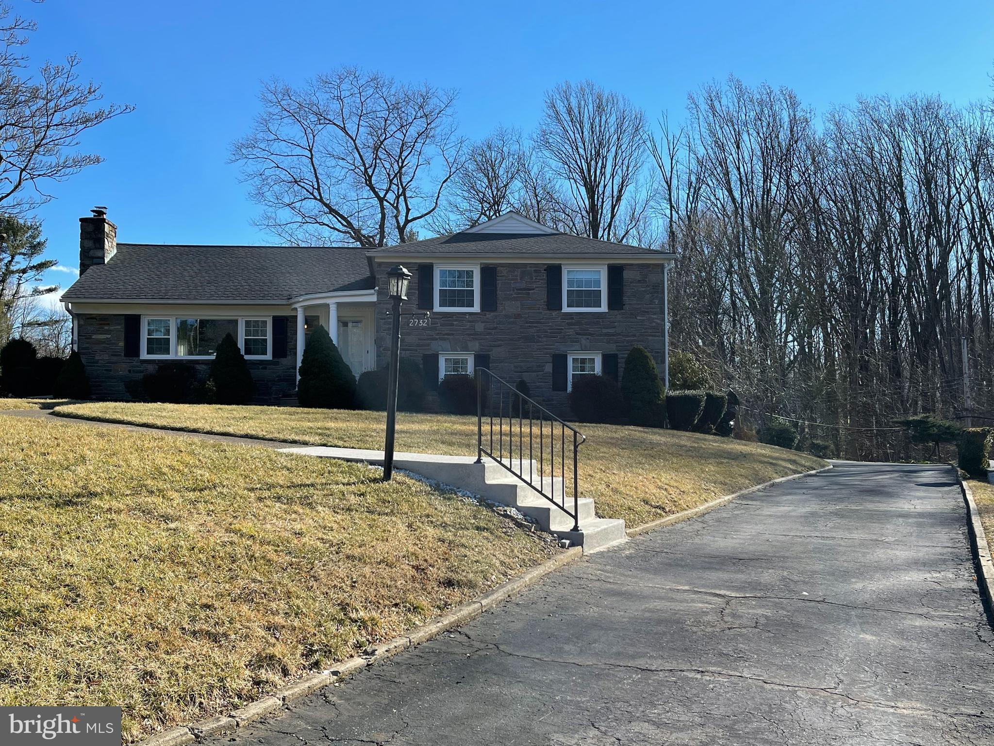 2732 South Kent Road Broomall, PA 19008 - Photo 2 of 29 Gallery Image 2