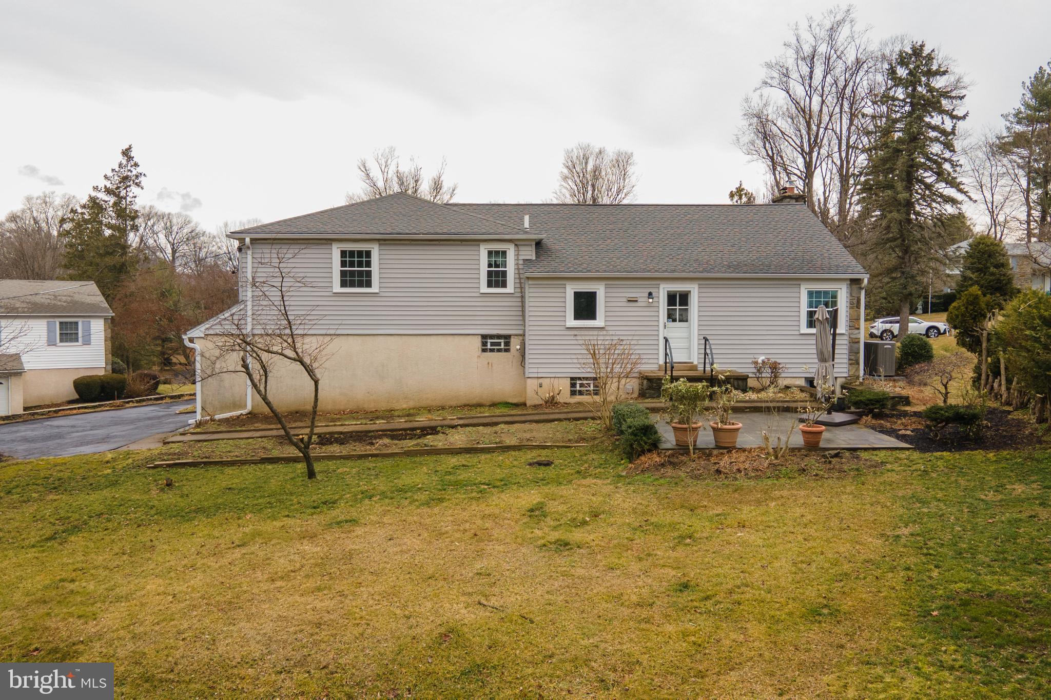 2732 South Kent Road Broomall, PA 19008 - Photo 12 of 29 Gallery Image 12