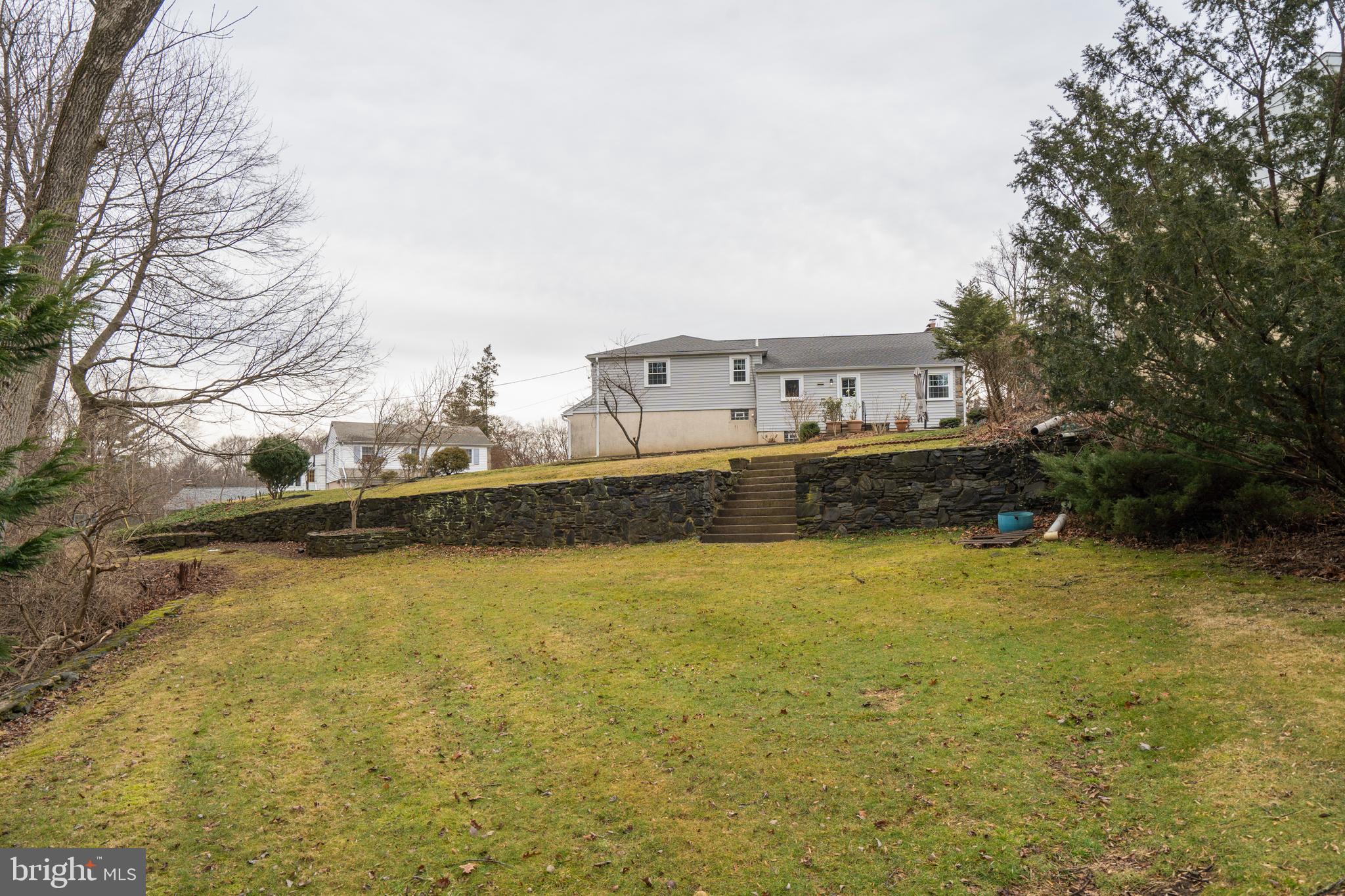 2732 South Kent Road Broomall, PA 19008 - Photo 9 of 29 Gallery Image 9