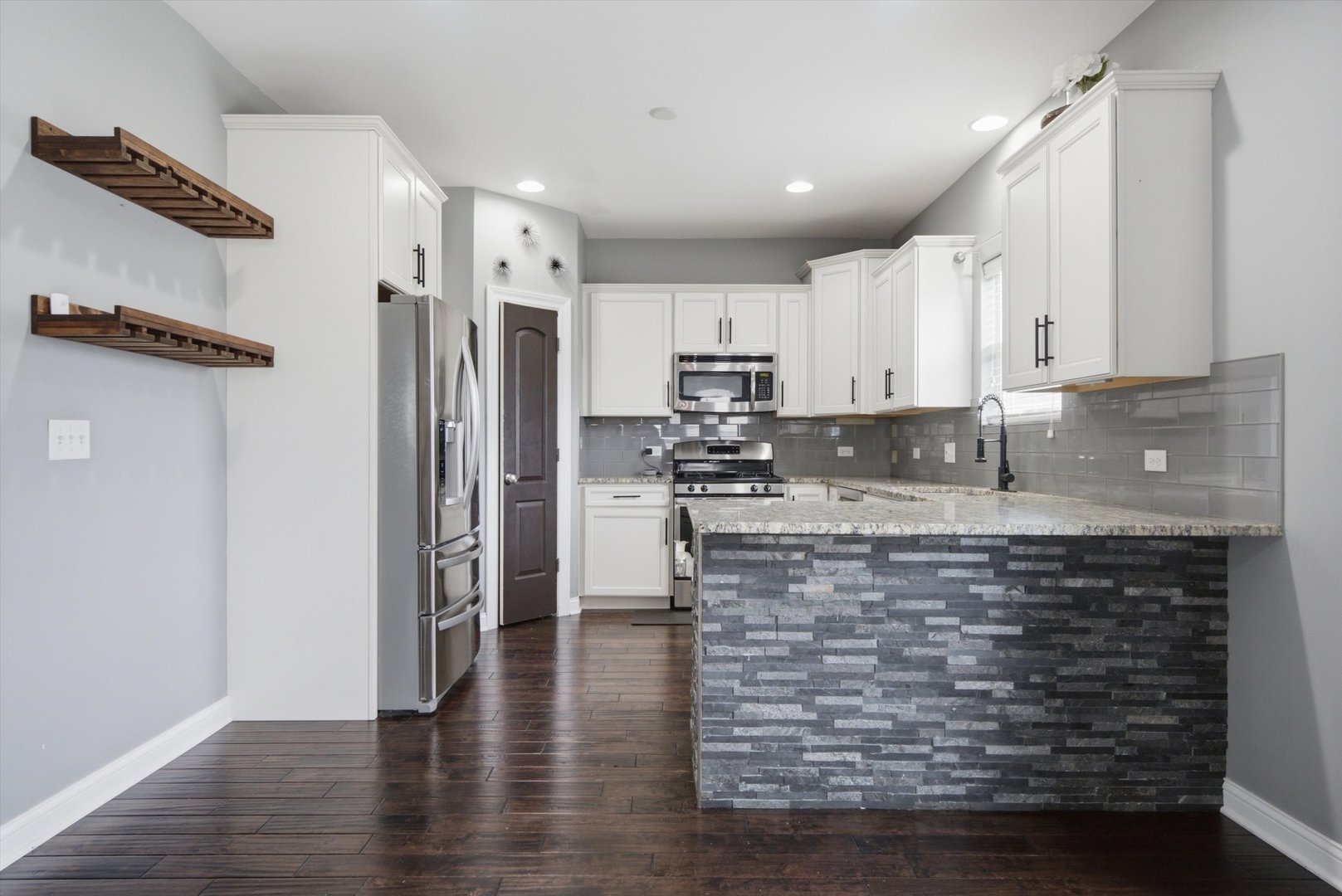 749 North Misty Ridge Drive Romeoville, IL 60446 - Photo 9 of 48