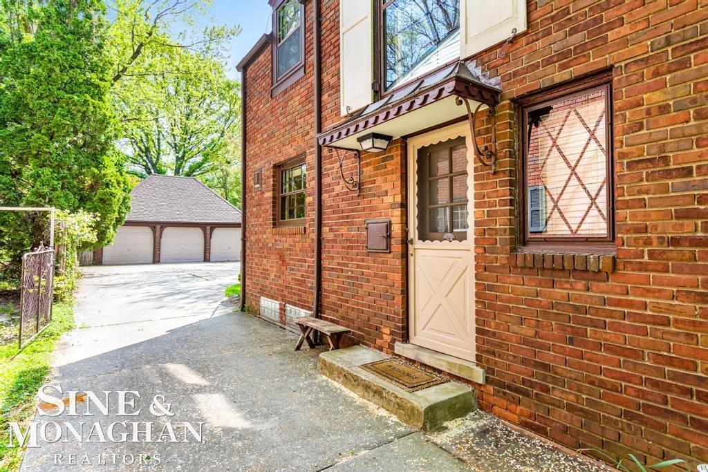 622 Lincoln Road Grosse Pointe, MI 48230 - Photo 45 of 51 50109047-44.JPG
