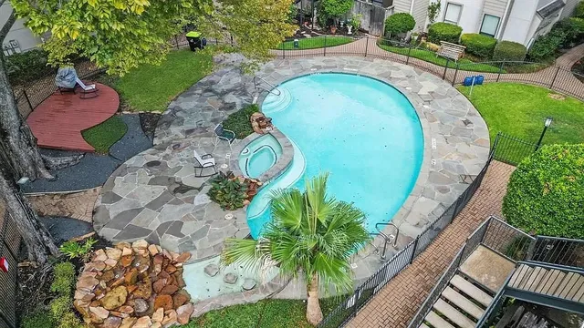 $1,500 | 1100 Augusta Drive, Unit 3, Houston, TX 77057