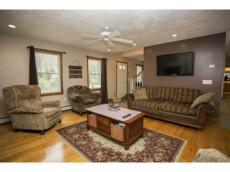 13 Cook Road Cumberland, RI 02864 - Photo 8 of 25 Living Room.