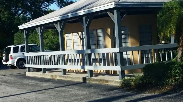 a view of a tennis court