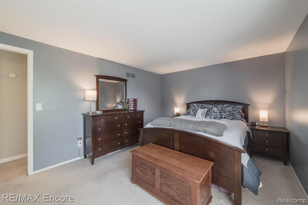 2025 Avonstoke Road Rochester Hills, MI 48307 - Photo 22 of 47