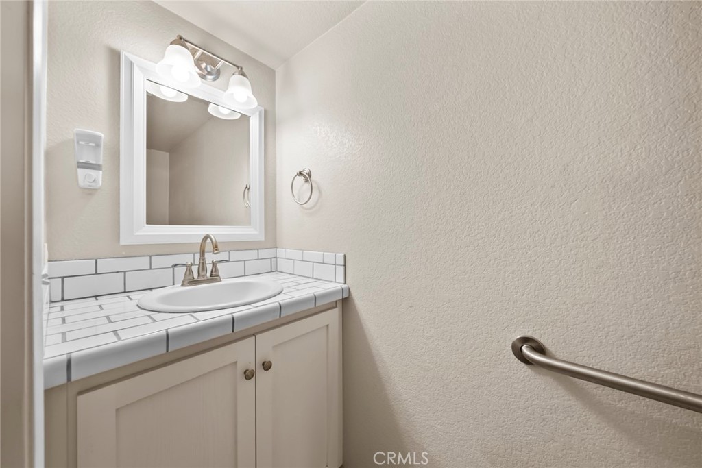 33025 Tulley Ranch Road Temecula, CA 92592 - Photo 16 of 45 Gallery Image 16