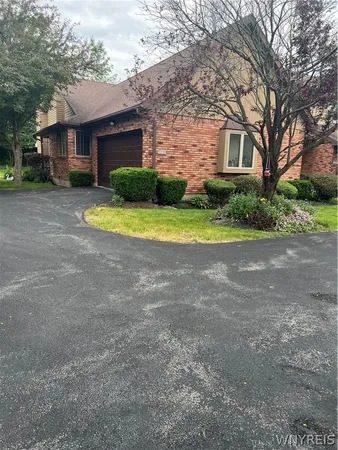 $349,900 | 5230 Paddock Lane, Lewiston, NY 14092