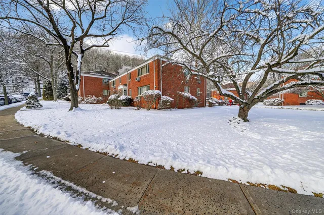 $370,000 | 47 Lawrence Drive, Unit C, White Plains, NY 10603