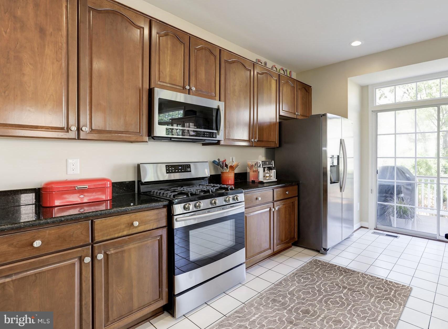 128 Roland Court Southwest Vienna, VA 22180 - Photo 11 of 33 Gallery Image 11