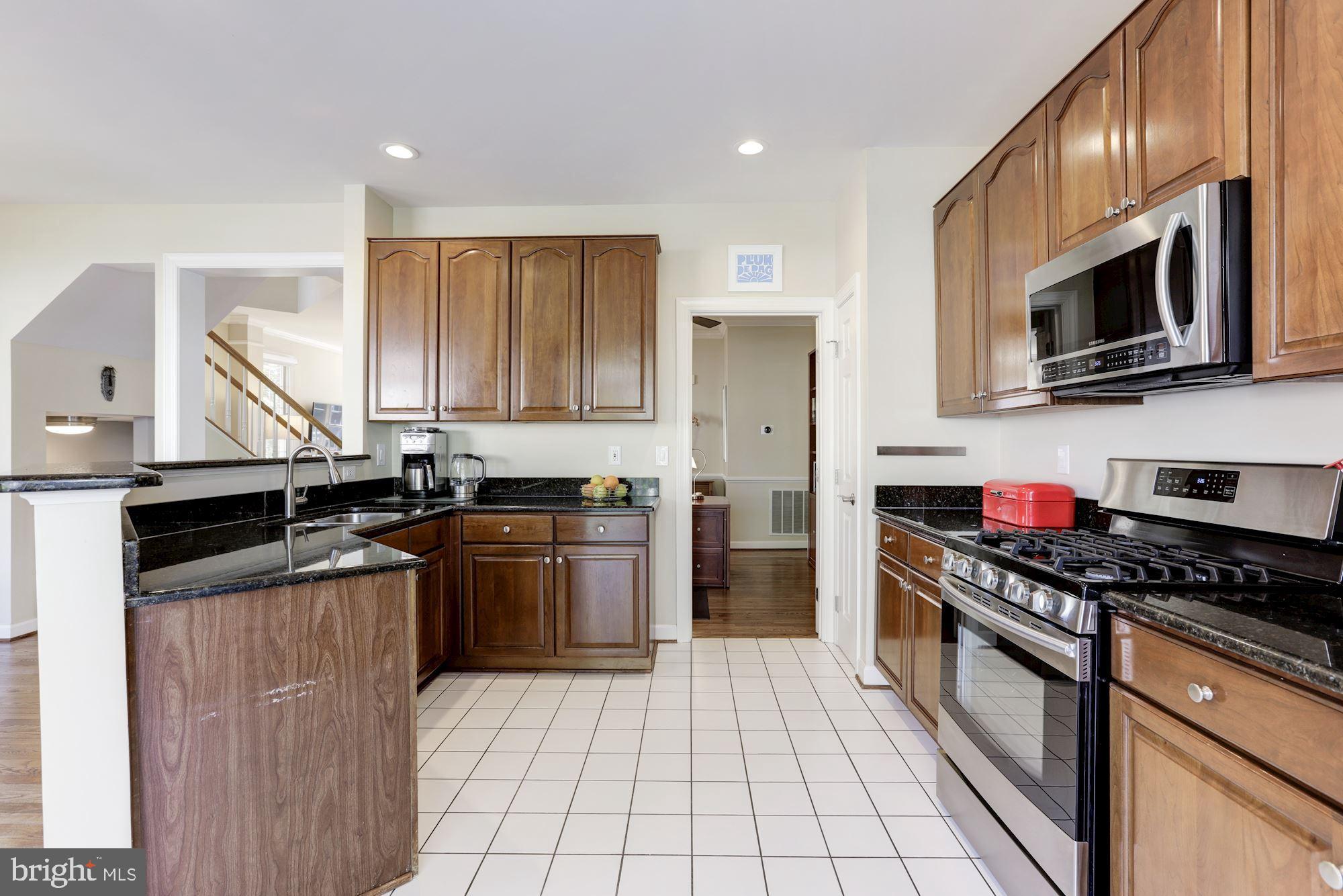 128 Roland Court Southwest Vienna, VA 22180 - Photo 12 of 33 Gallery Image 12