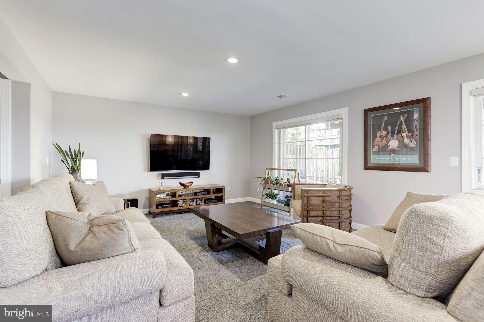 128 Roland Court Southwest Vienna, VA 22180 - Photo 28 of 33 Gallery Image 28
