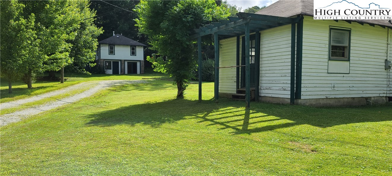 121 Foothills Drive Boone, NC 28607 - Photo 26 of 27 Gallery Image 26