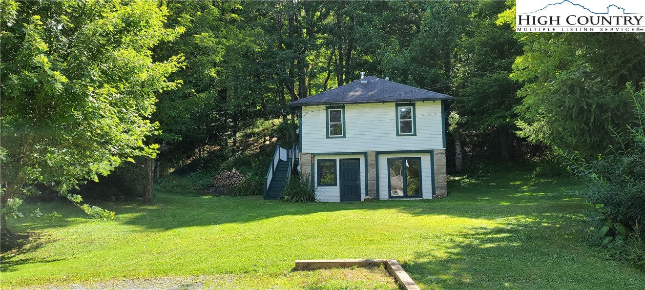 121 Foothills Drive Boone, NC 28607 - Photo 3 of 27 Gallery Image 3