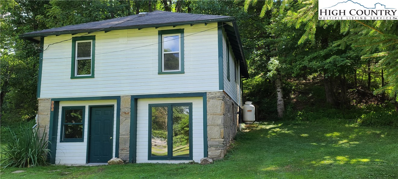 121 Foothills Drive Boone, NC 28607 - Photo 5 of 27 Gallery Image 5