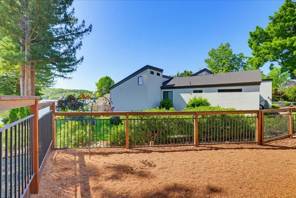$1,035,000 | 18649 Wildflower Drive, Penn Valley, CA 95946