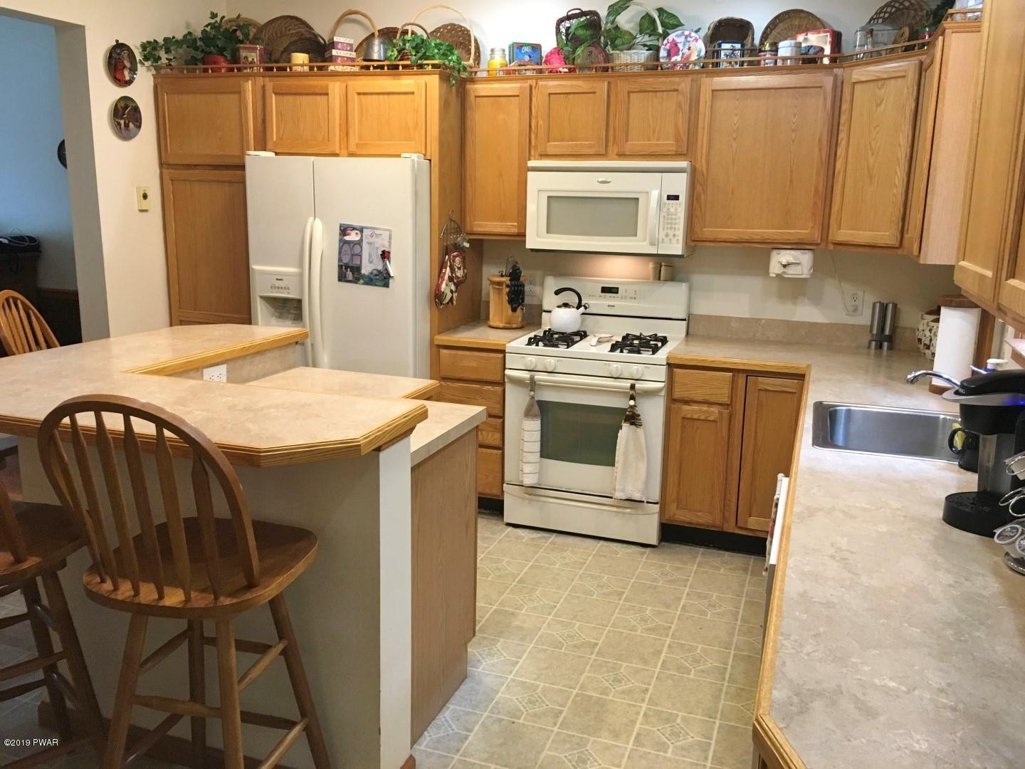 137 Mill Road Hawley, PA 18428 - Photo 9 of 48 10-KITCHEN