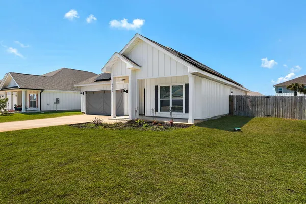 $2,950 | 6539 Forest Bay Avenue, Gulf Breeze, FL 32563