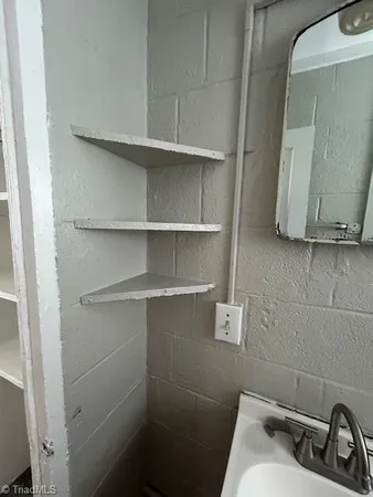 $795 | 1213 Gatewood Avenue, Greensboro, NC 27405