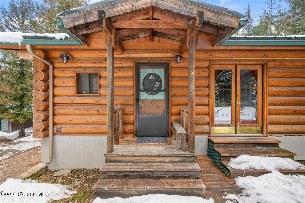 382 Fry Creek Road Sagle, ID 83860 - Photo 3 of 38 03-Front entry