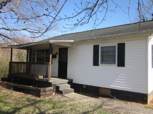 102 West Malta Road Oak Ridge, TN 37830 - Photo 1 of 5 Primary Photo