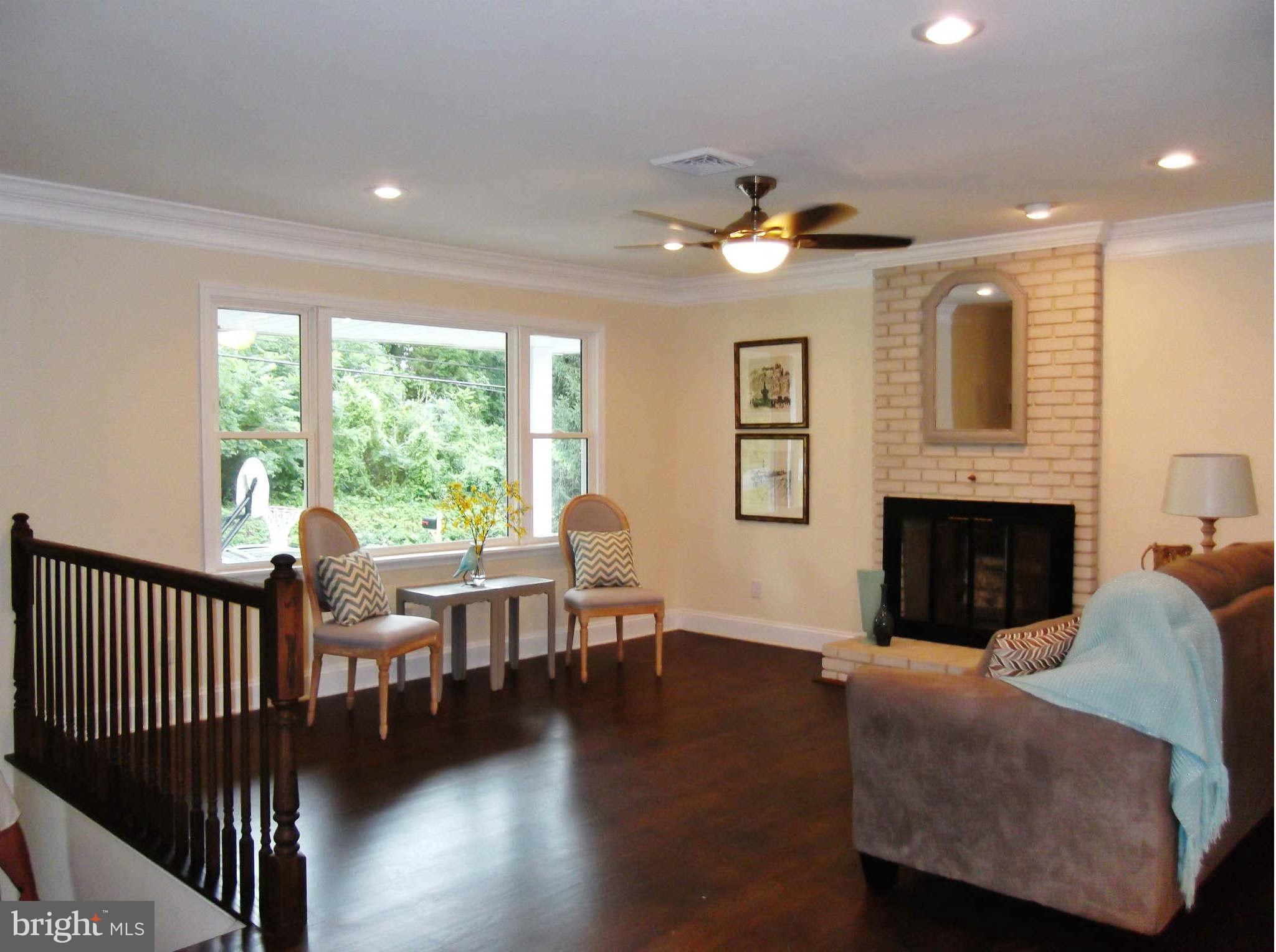 11944 Big Spring Road Clear Spring, MD 21722 - Photo 3 of 27 Living Room