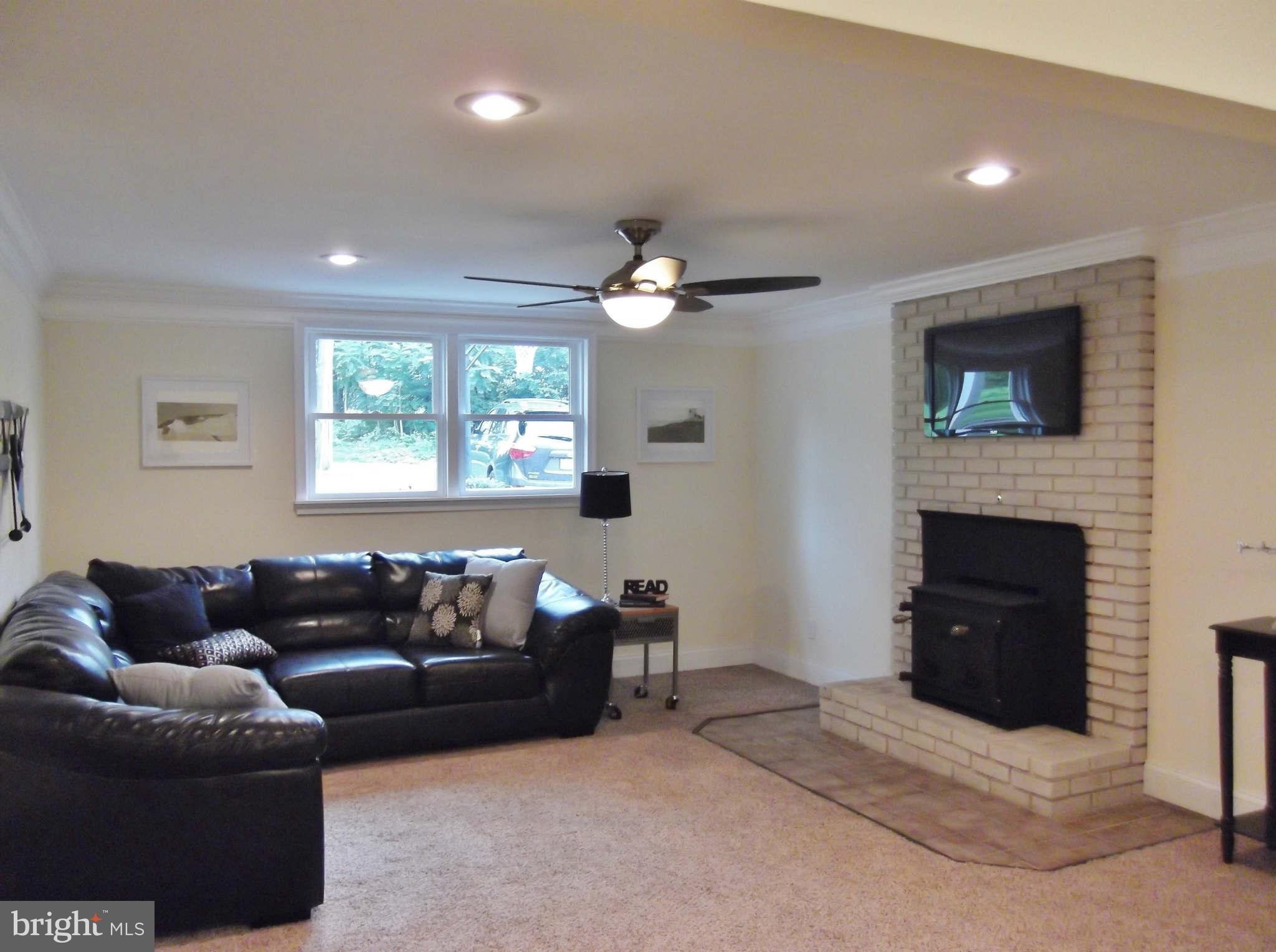 11944 Big Spring Road Clear Spring, MD 21722 - Photo 22 of 27 Family Room