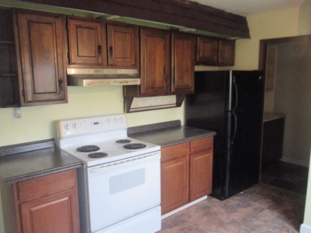 939 Michael Lima, OH 45804 - Photo 2 of 15