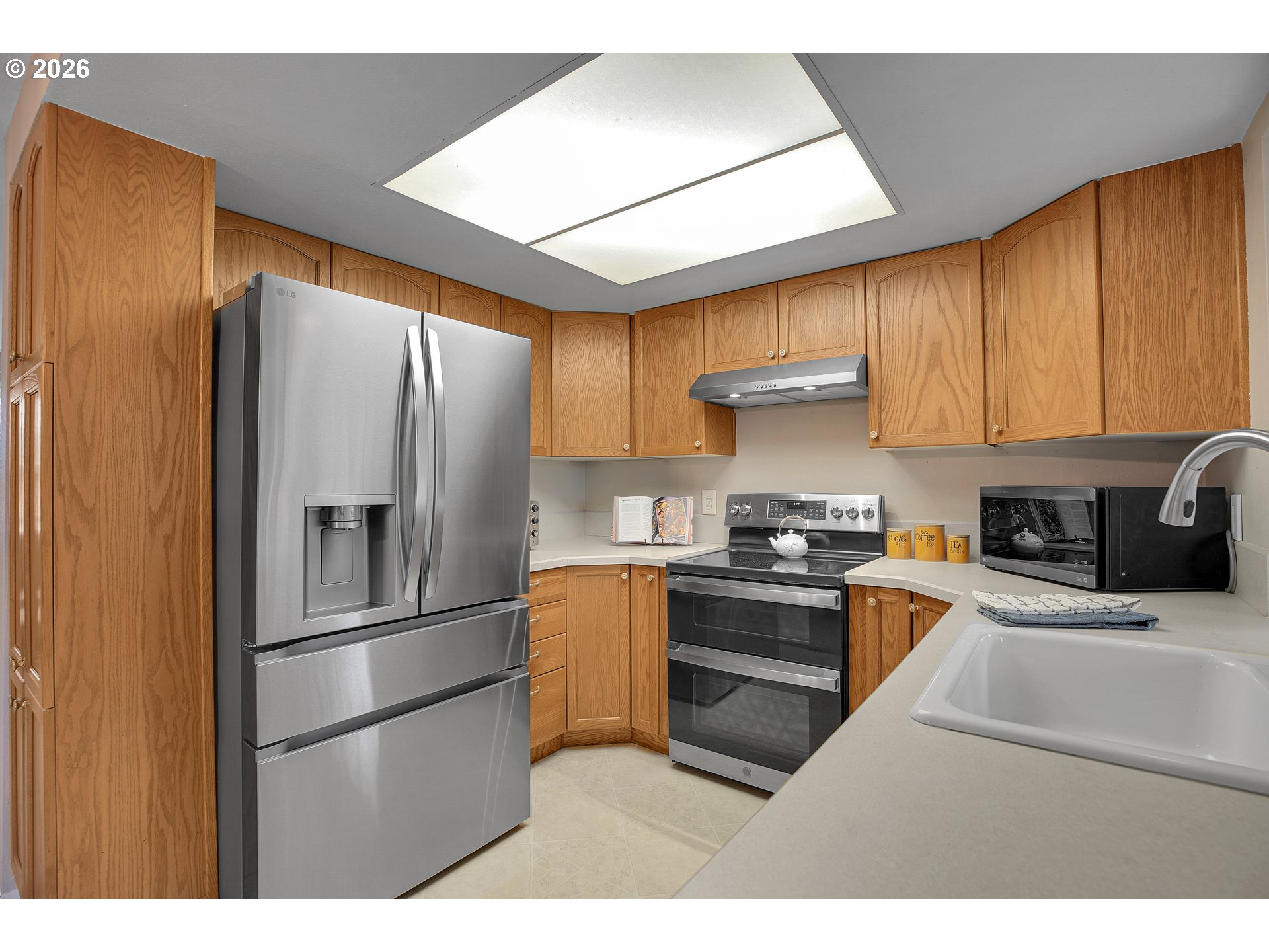 638 Southwest 7th Street Gresham, OR 97080 - Photo 12 of 35