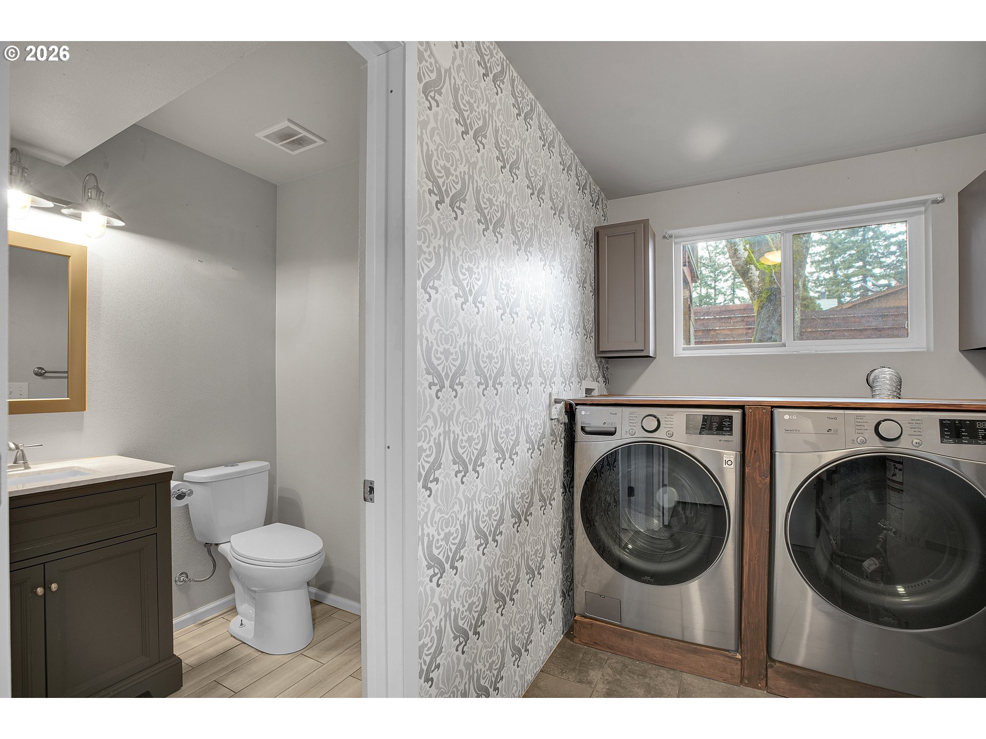 638 Southwest 7th Street Gresham, OR 97080 - Photo 28 of 35 Laundry