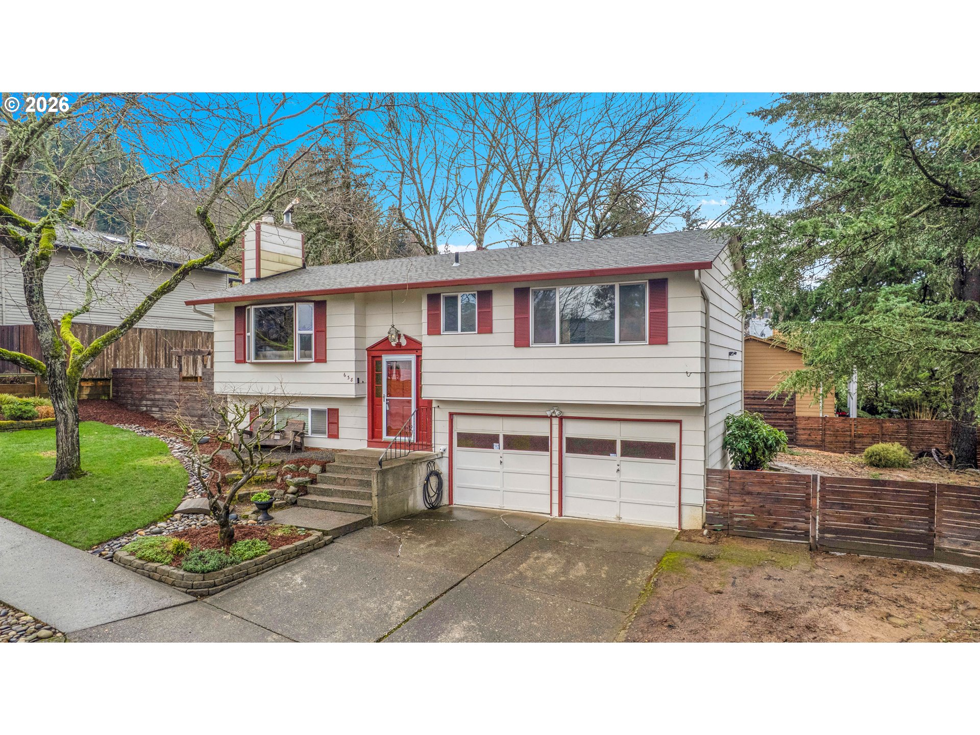 638 Southwest 7th Street Gresham, OR 97080 - Photo 3 of 35