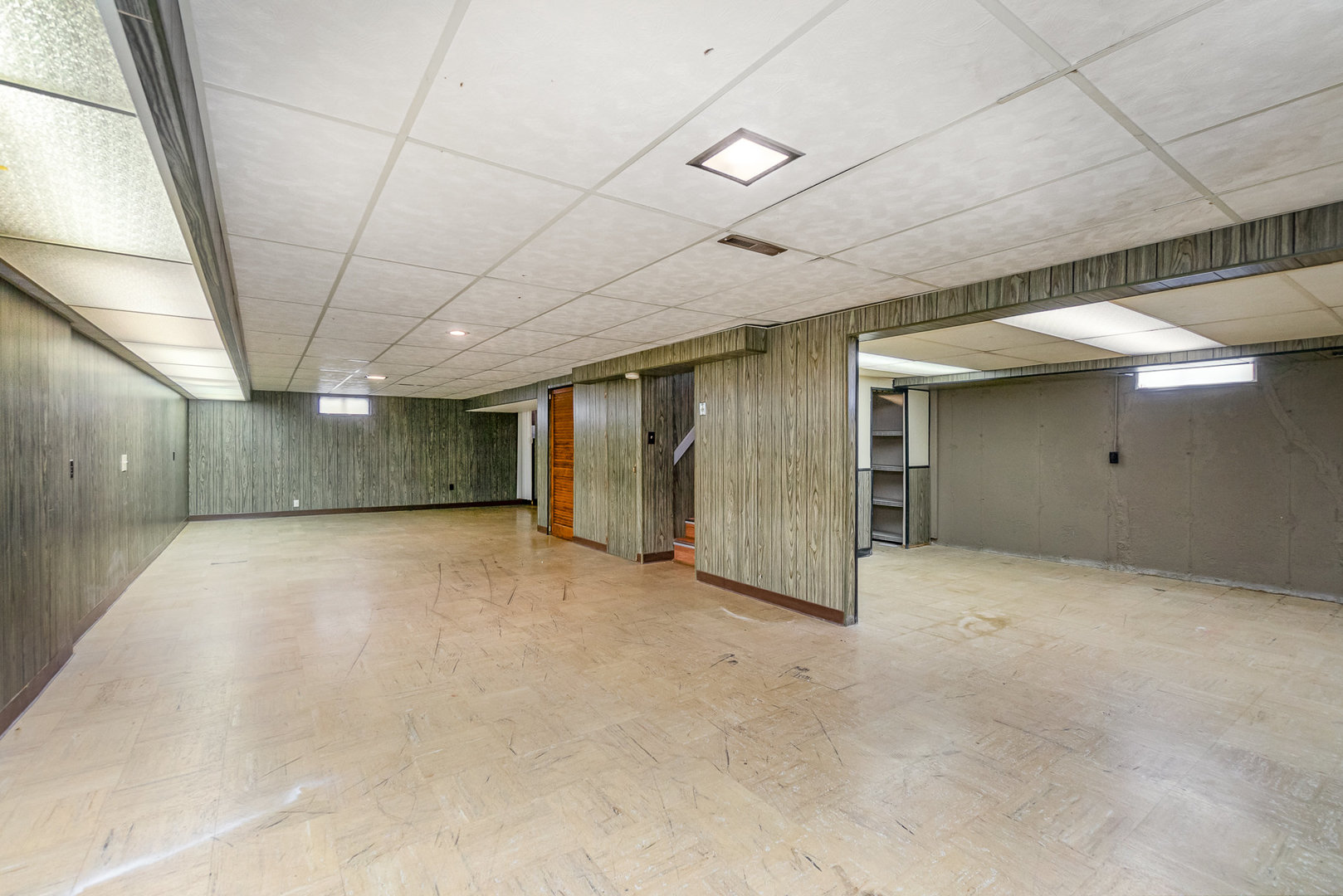 2831 193rd Street Lansing, IL 60438 - Photo 18 of 28 an empty room with windows