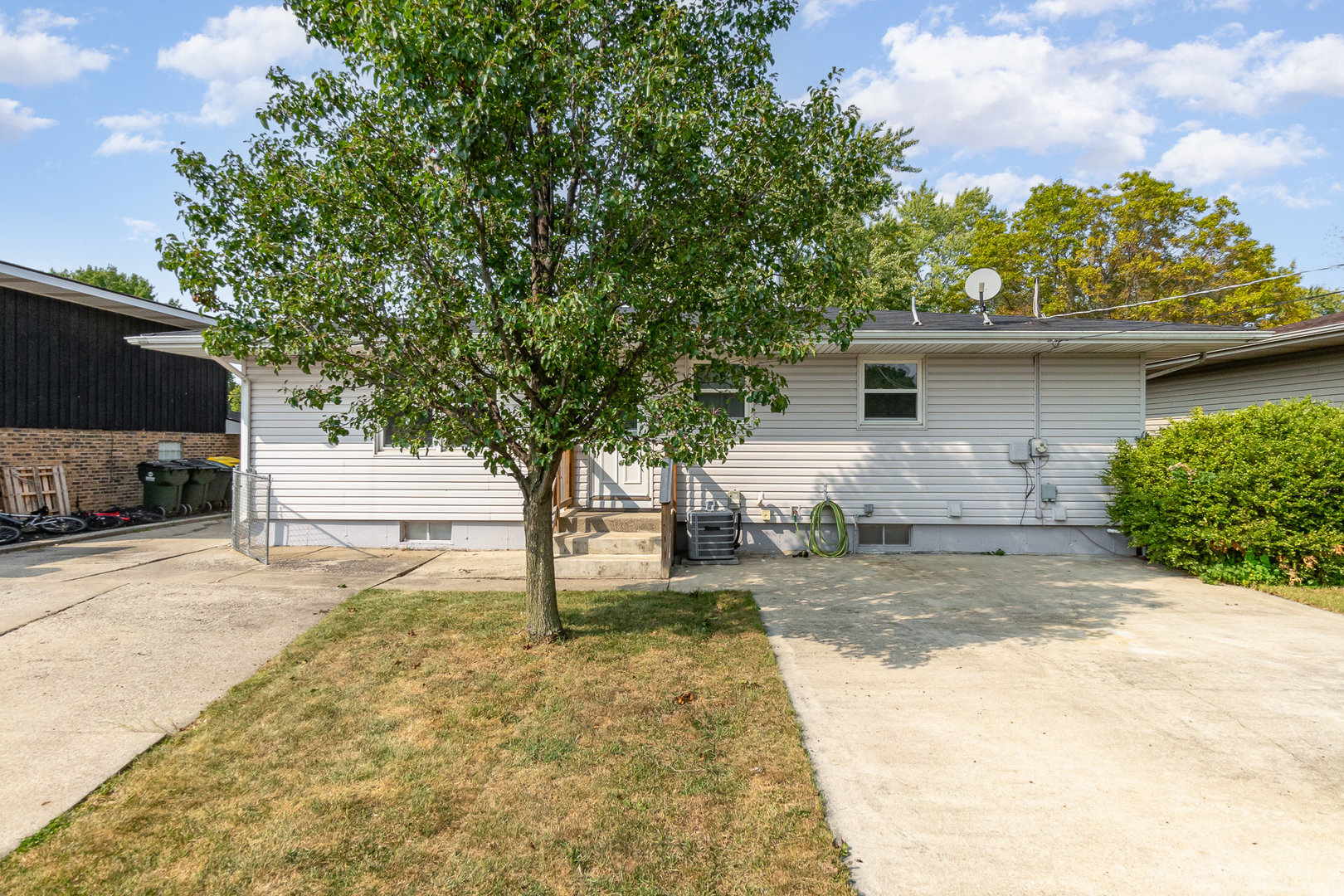 2831 193rd Street Lansing, IL 60438 - Photo 21 of 28 a view of a backyard of the house
