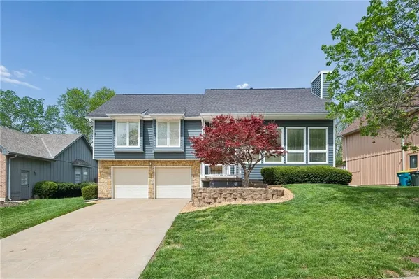 $399,000 | 9524 West 117th Street, Overland Park, KS 66210