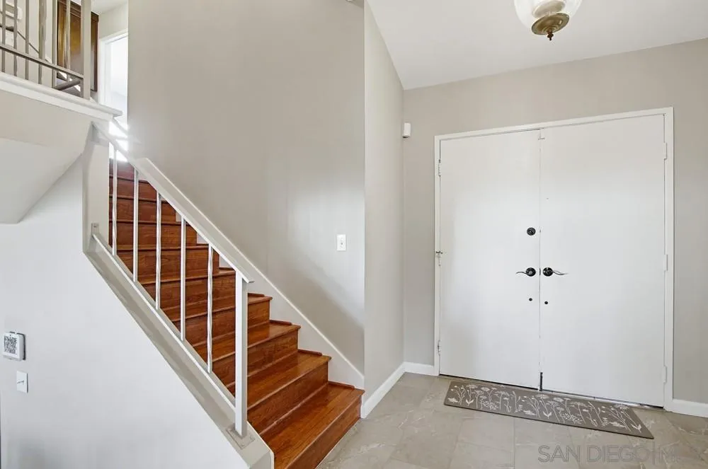 7832 Forrestal Road San Diego, CA 92120 - Photo 26 of 64 Entry