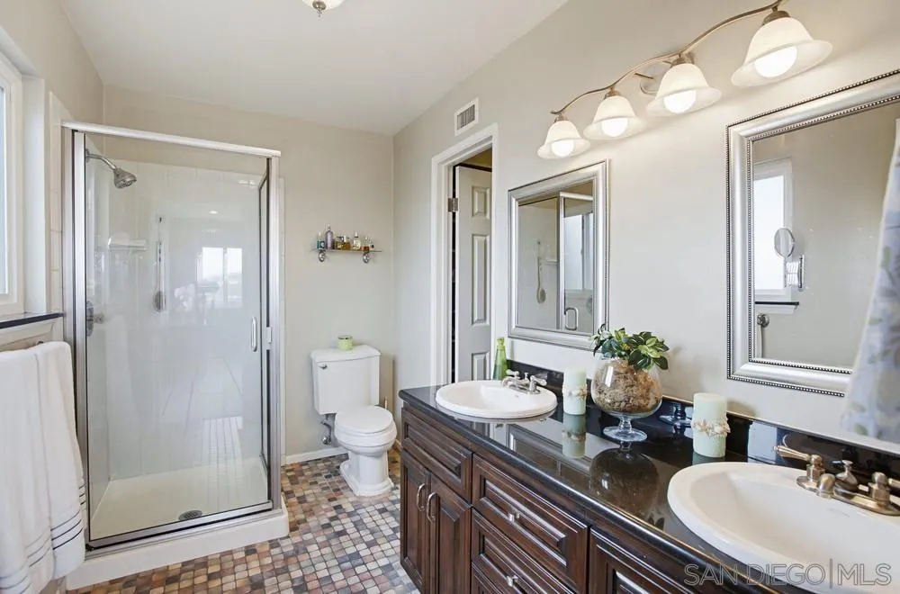 7832 Forrestal Road San Diego, CA 92120 - Photo 31 of 64 Primary Bath/Spa